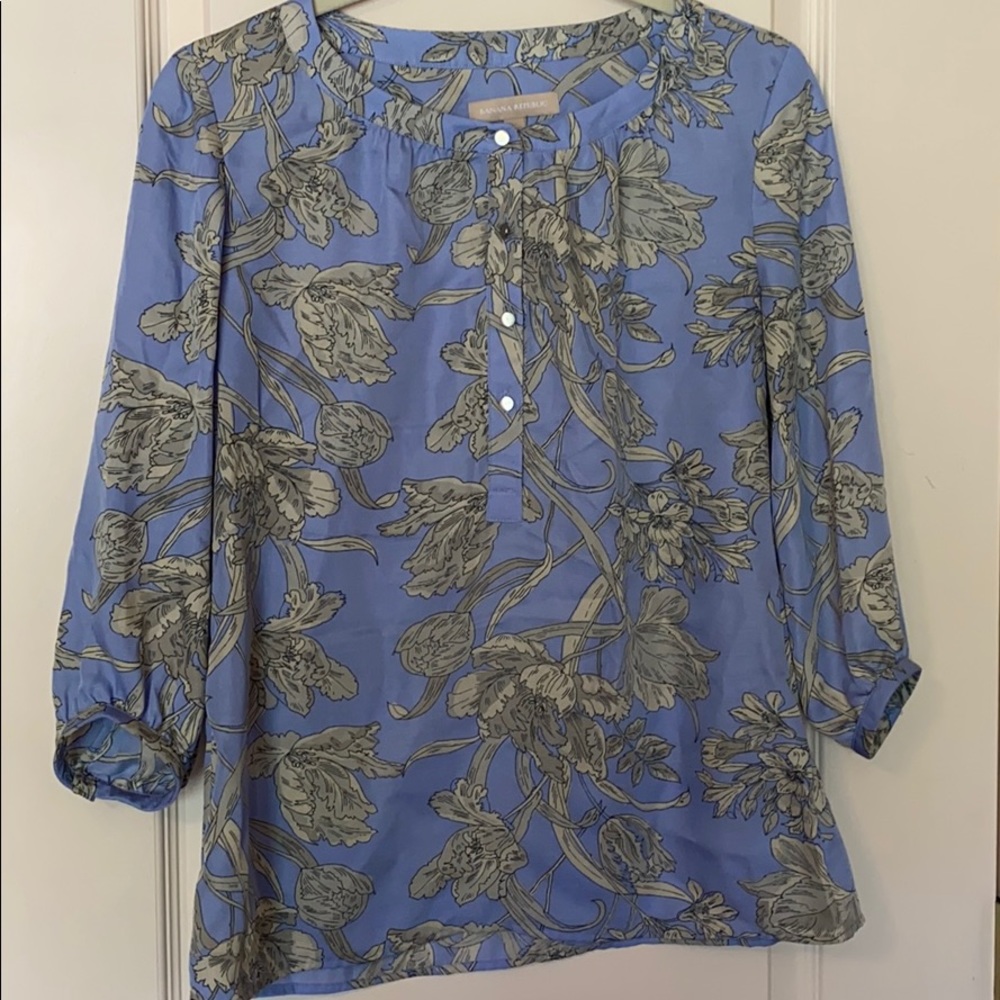 Banana Republic Shirt XS Blue Floral Metal buttons